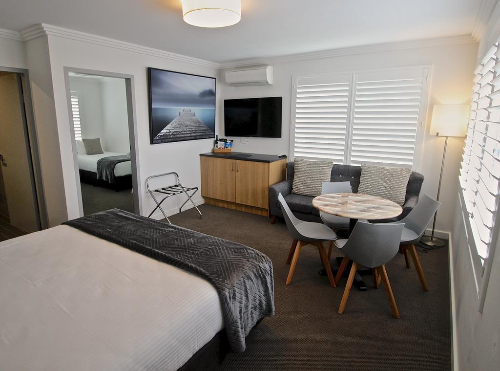 Quays Hotel Batemans Bay Extérieur photo