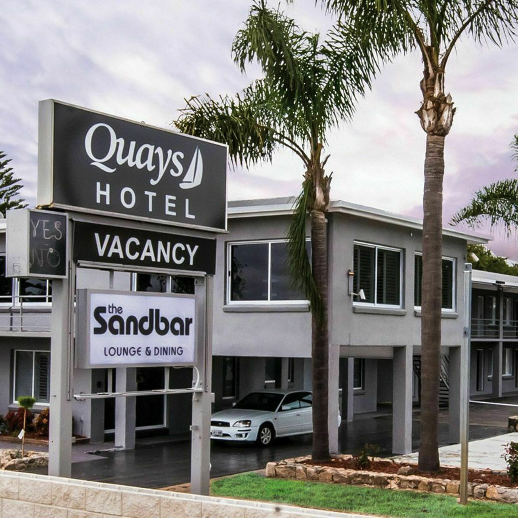 Quays Hotel Batemans Bay Extérieur photo